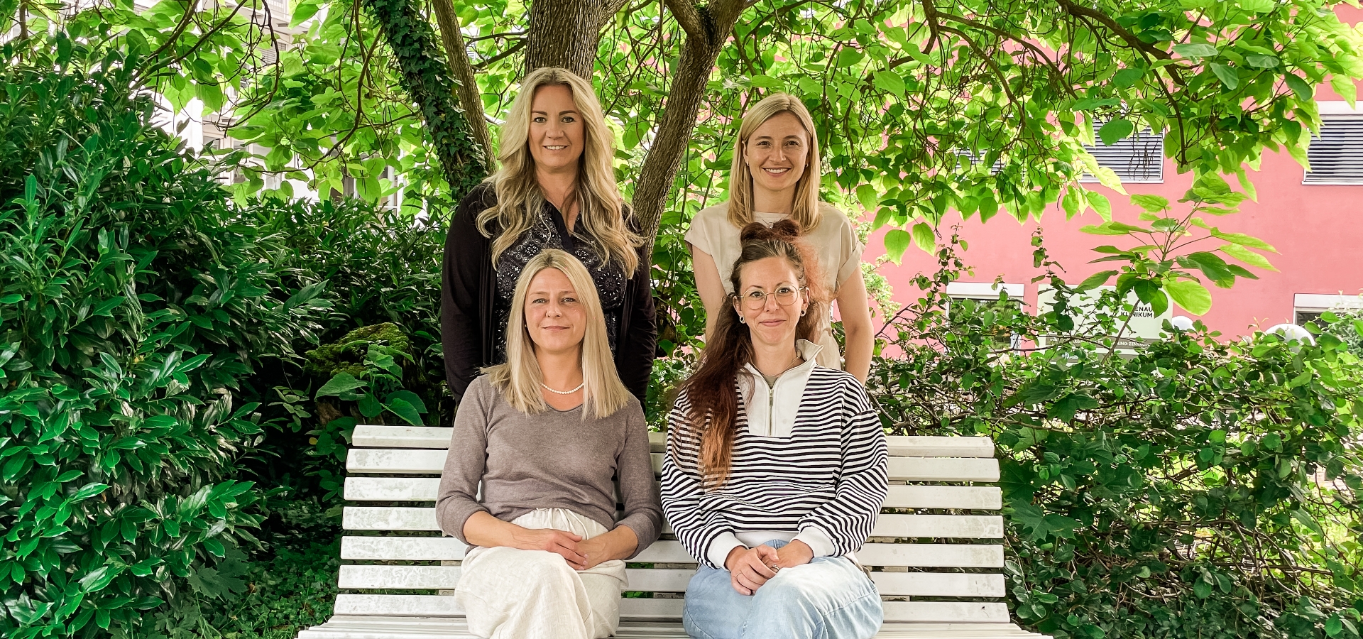 Team von vier Frauen des International Center